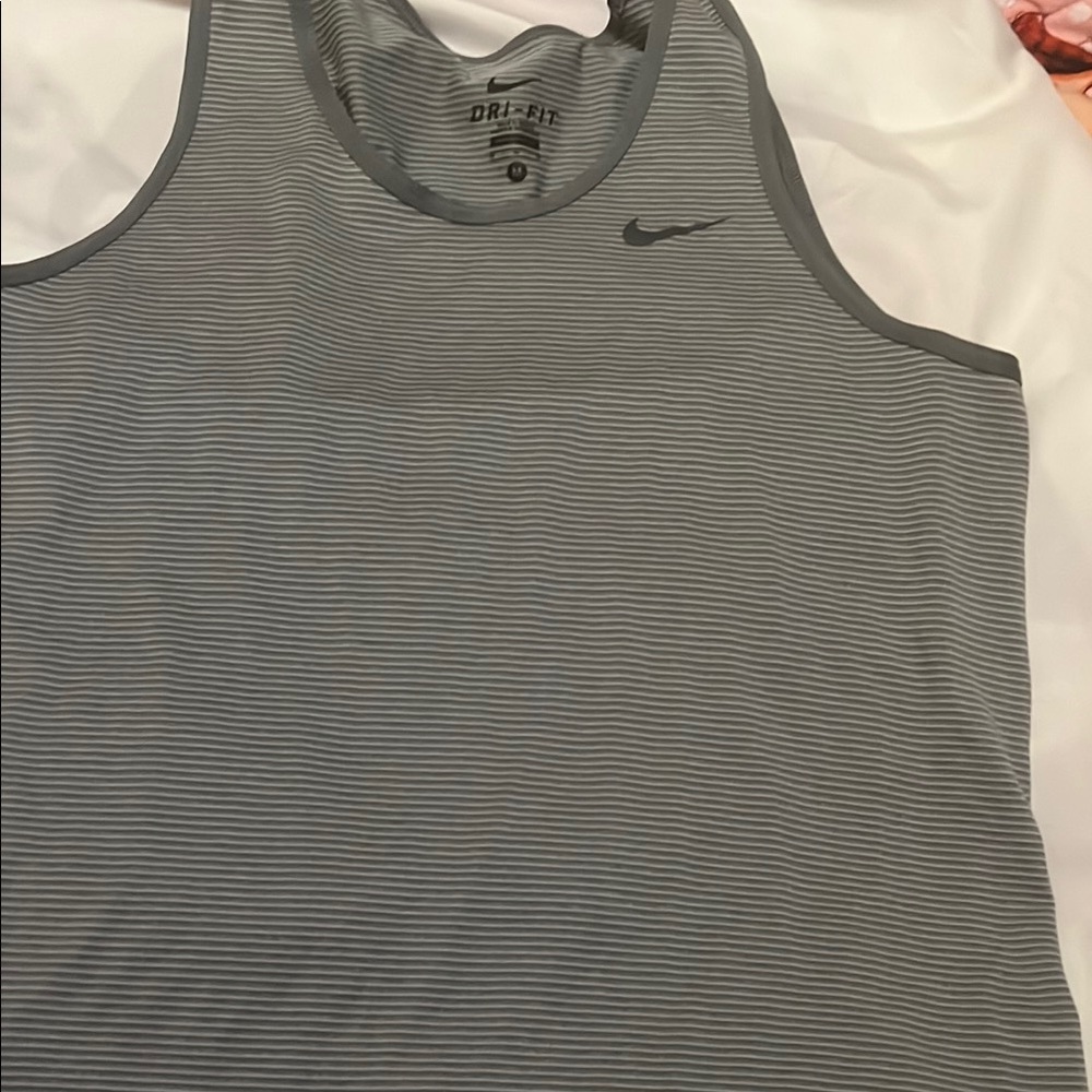 Nike Men's Gray Striped Dri-FIT Tank Top, size Medium